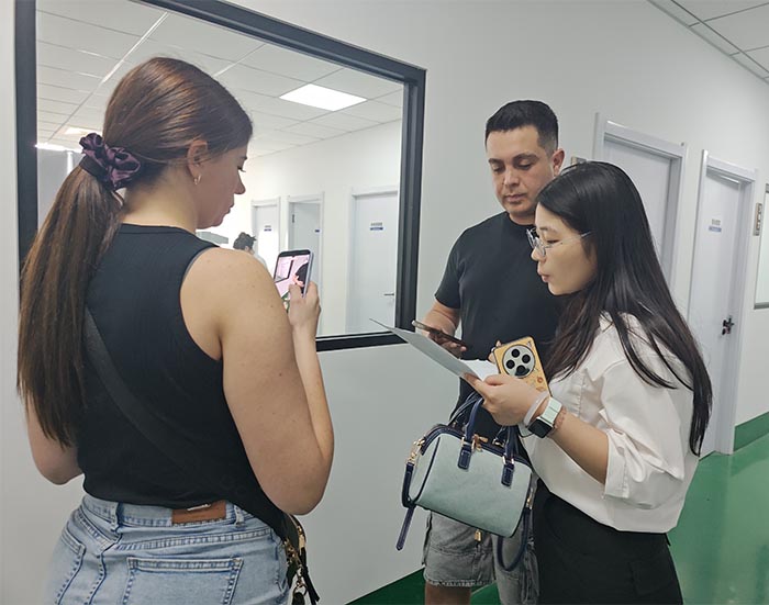 chilean clients visit hsviko for factory inspection2